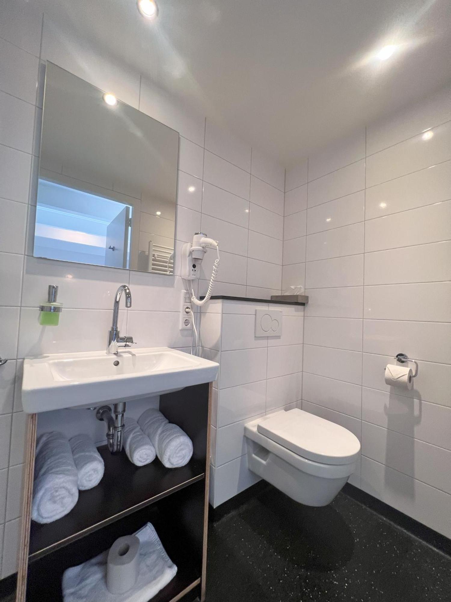 מידלבורג Hotel Loskade 45 מראה חיצוני תמונה